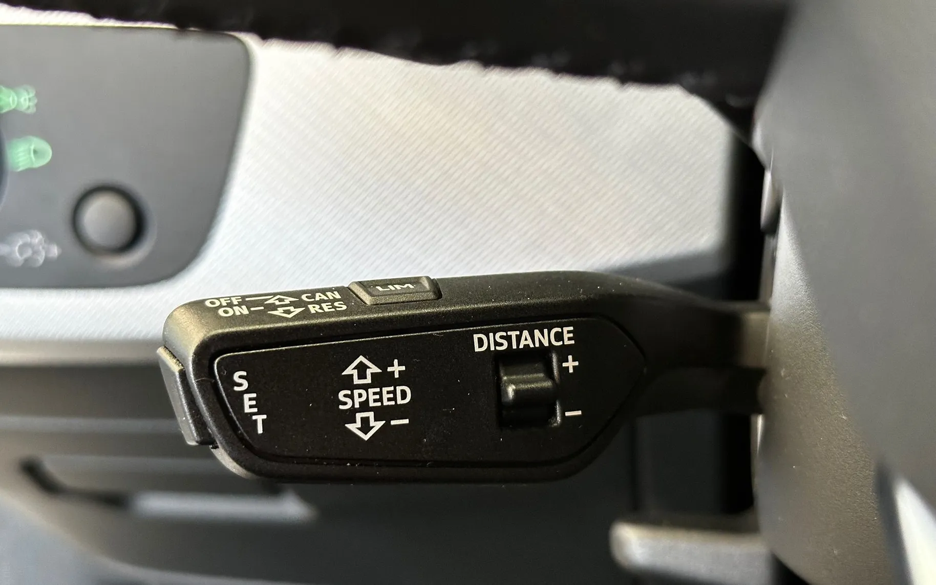 Notranja slika - Audi A4 Avant - 2.0TDI-VIRTUAL-MATRIX-F1-360KAMERE-2XPDC-NA OBRO.. - 9