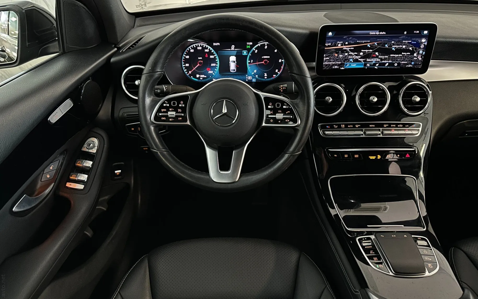 Notranja slika - Mercedes-Benz GLC coupe - 220d|4Matic|AMG Line|Kamera|Kljuka|SLO|1.Lastnik|. - 12
