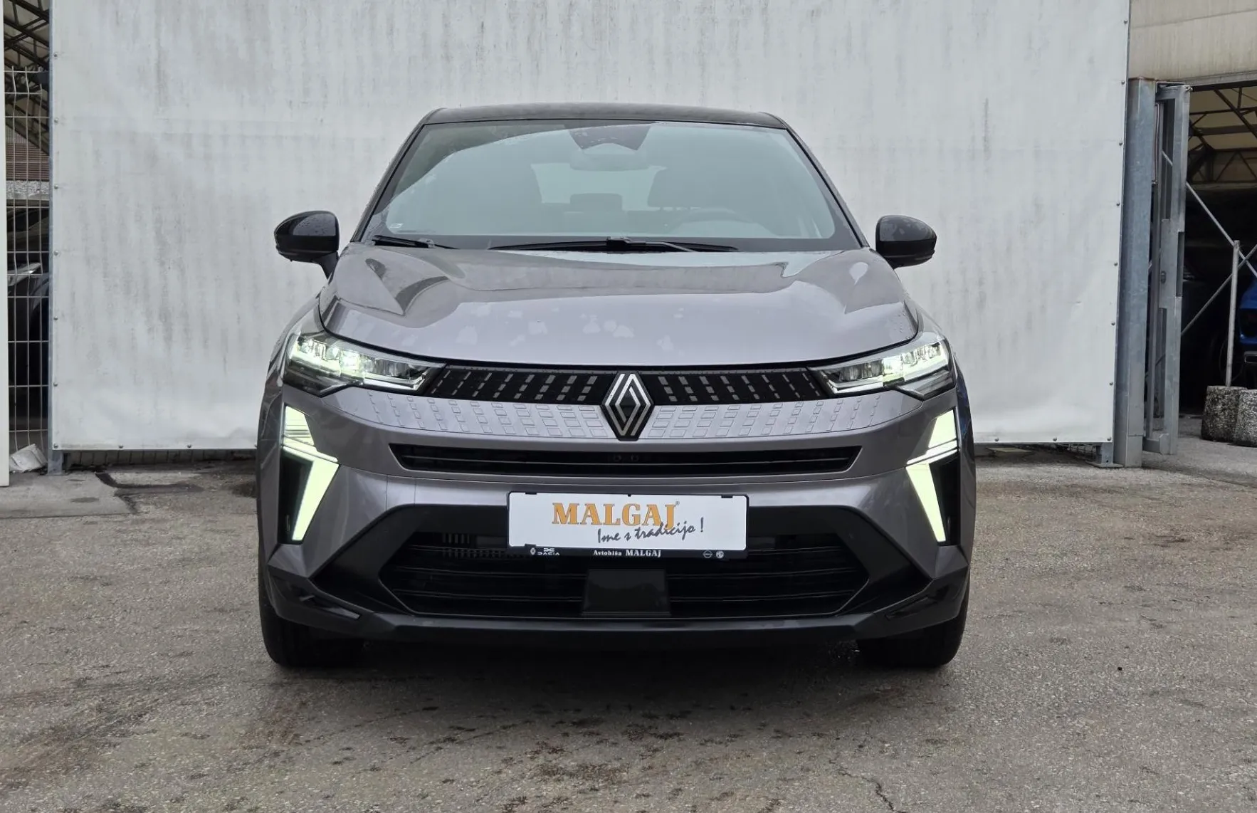 Zunanja slika - Renault Captur - Techno TCe140 Avtomatik +Paket Navi. in parkiranje - 2