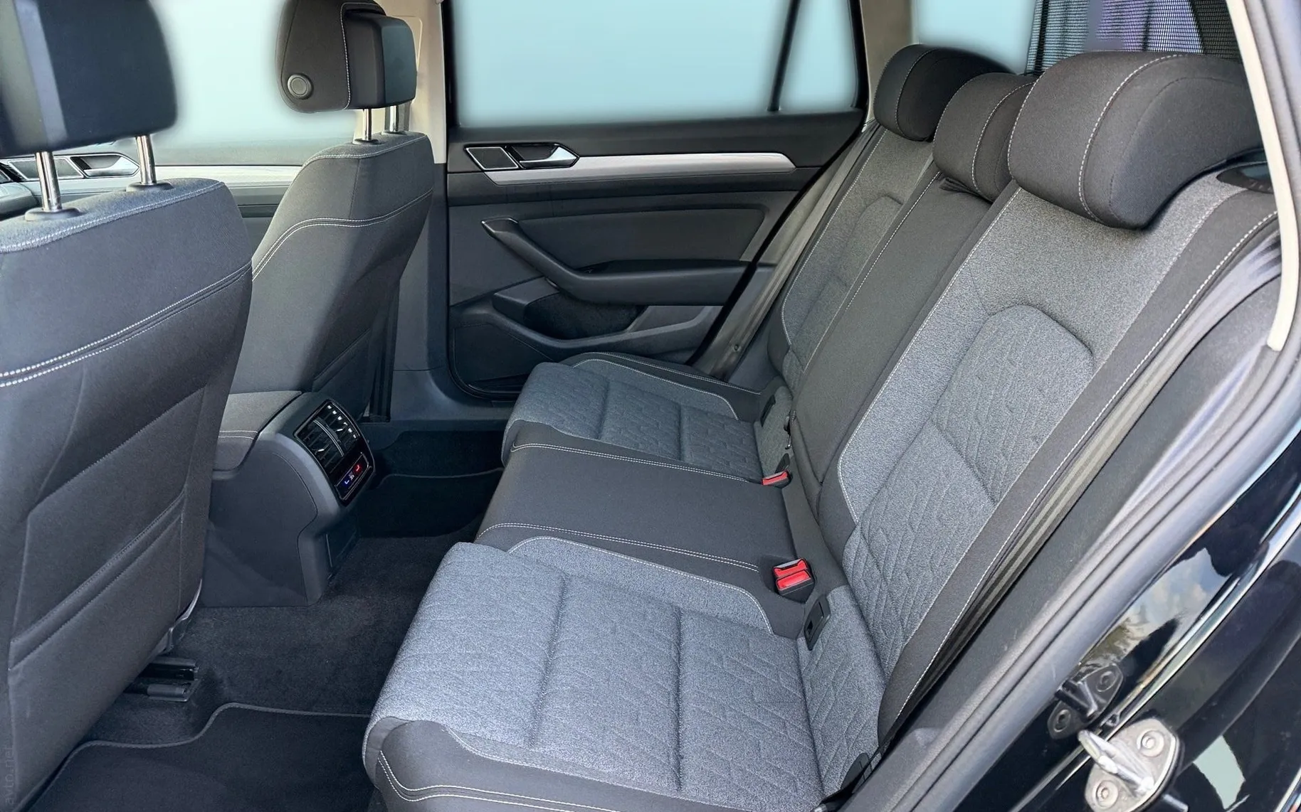 Notranja slika - Volkswagen Passat Variant - 1.4 GTE- LED-ACC-Mrtvi kot-PDC-Vzvratna kamera - 11