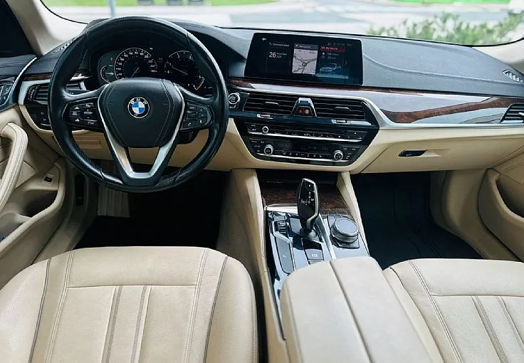 Zunanja slika - BMW Serija 5 - Touring: 520d  Luxury Line   I   Head Up   I   RADAR - 8