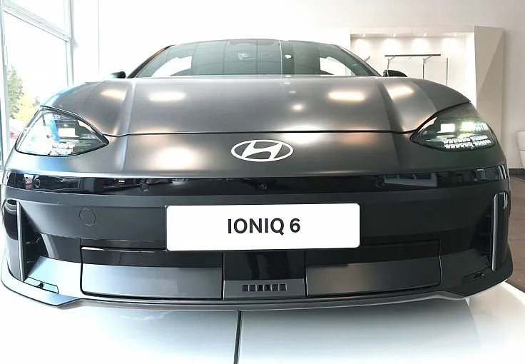 Zunanja slika - Hyundai Ioniq 6 - BEV 77KWH IMPRESSION-MAT-AKT.T.-HEAD UP-V2L-VIDEO - 2