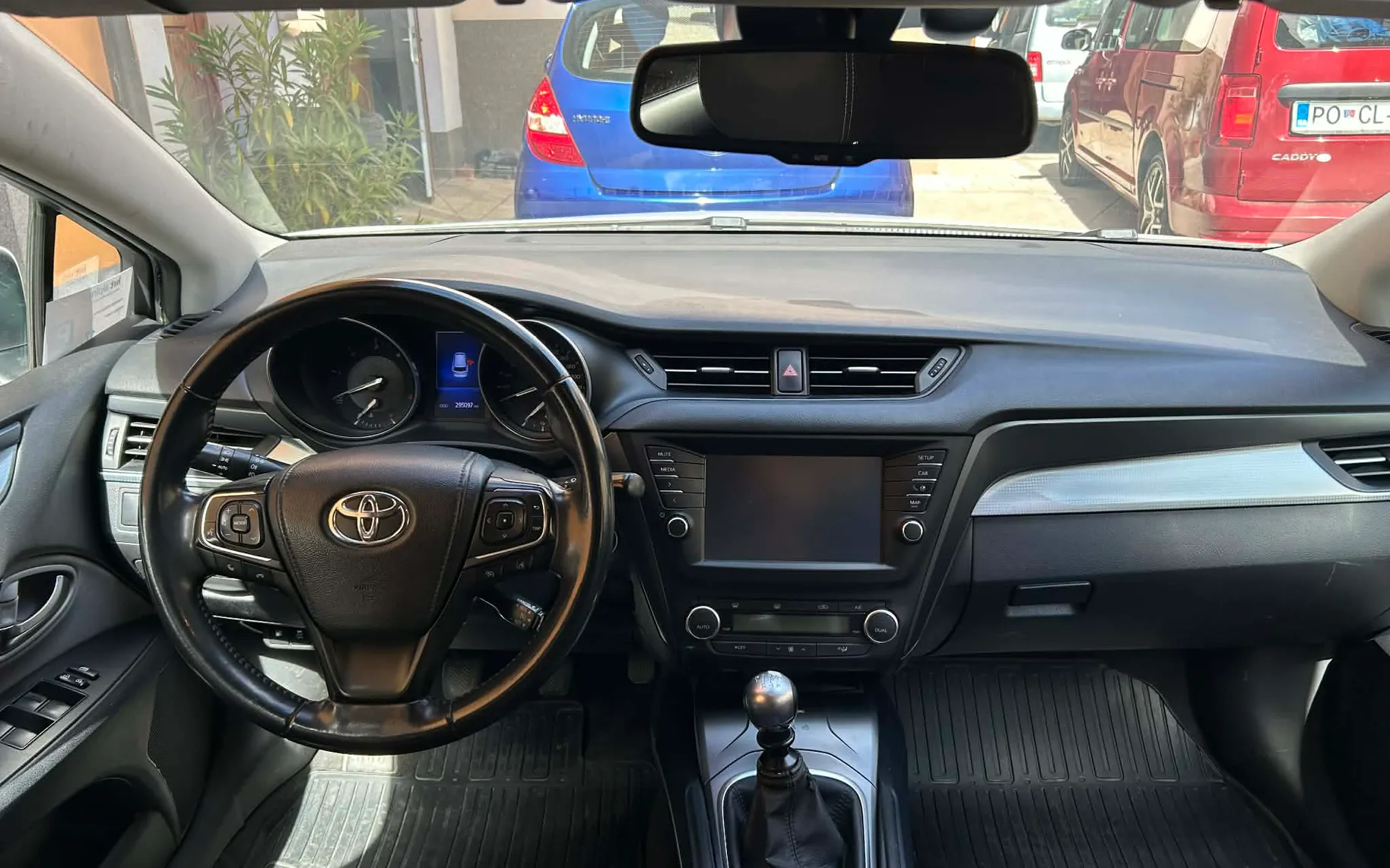 Notranja slika - Toyota Avensis - Wagon 2,0 D-4D Sol - 4