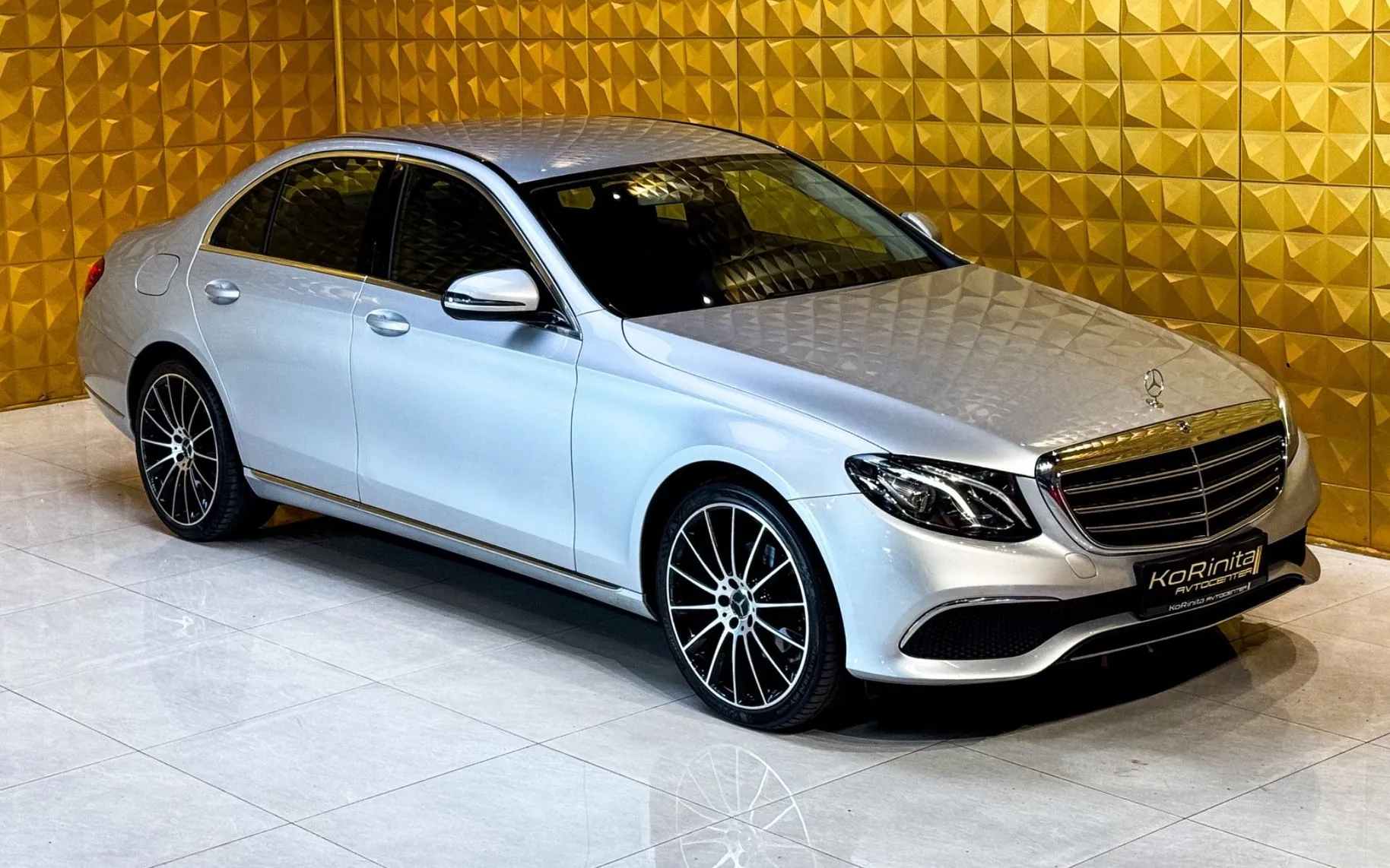 Zunanja slika - Mercedes-Benz E-Razred - E200d AUT.-AMBI-NAVI-F1-TEMP-BREZ POLOGA - 2