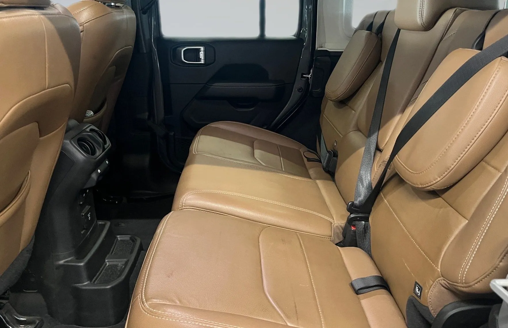 Zunanja slika - Jeep Wrangler - UNLIMITED 2.0 GME 272 PHEV 5V SAHARA - 9