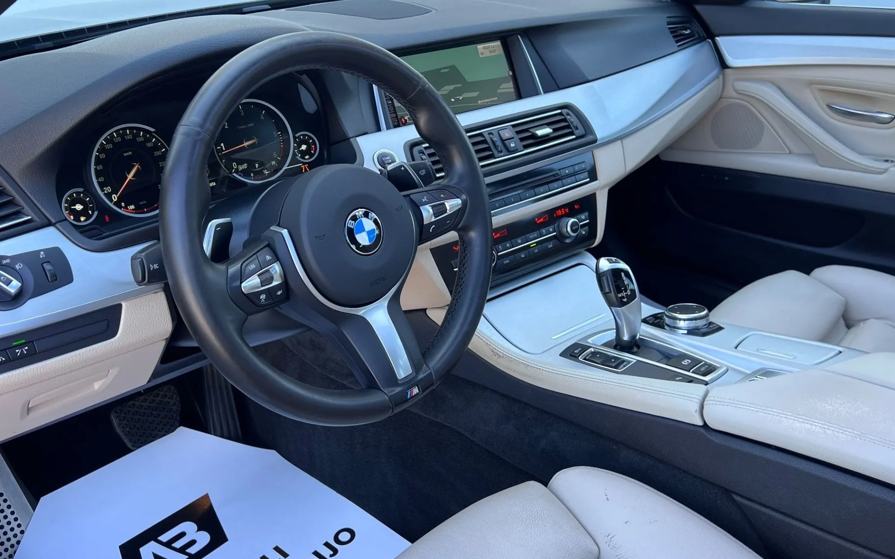 Notranja slika - BMW serija 5 Touring: - 520d+M OPTIC+LED+19col+VIRTUAL+F1+MEMORY... - 12