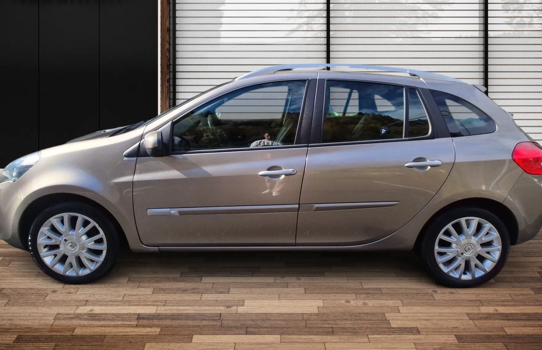 Zunanja slika - Renault Clio - DYNAMIQUE Grandtour 1.2 101PS M5 16V-SLO-1.LASTNIK - 6