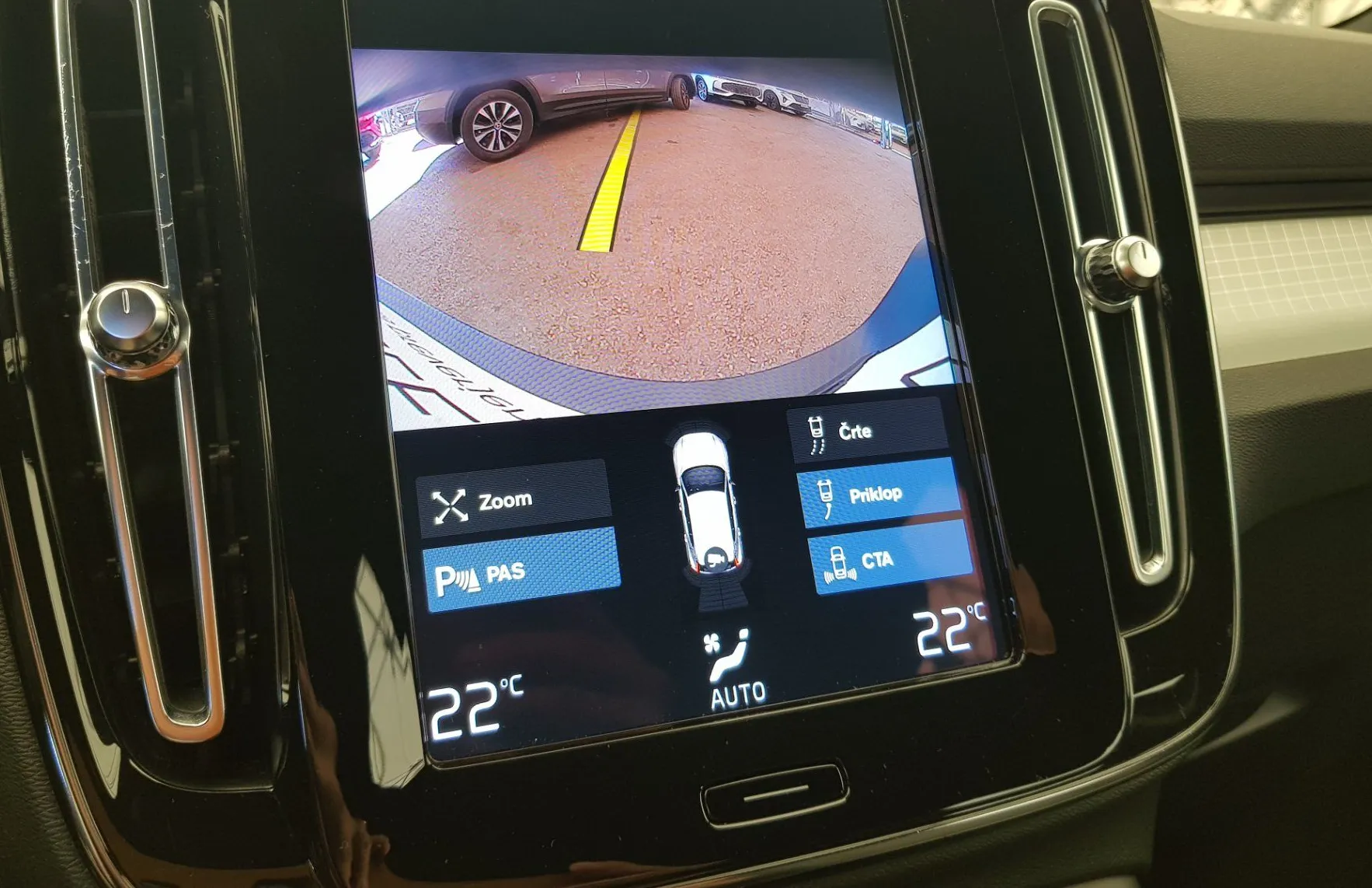 Zunanja slika - Volvo XC40 - T4 Recharge Twin Engine Inscription KAMERA PRIKLOP - 15