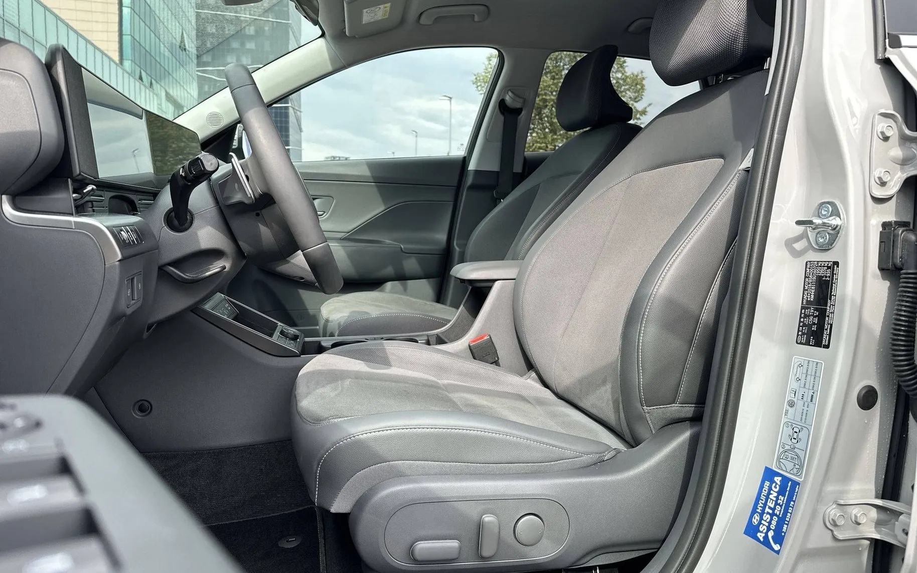 Notranja slika - Hyundai Kona - 1.6 GDI Hybrid Impression DCT - 10