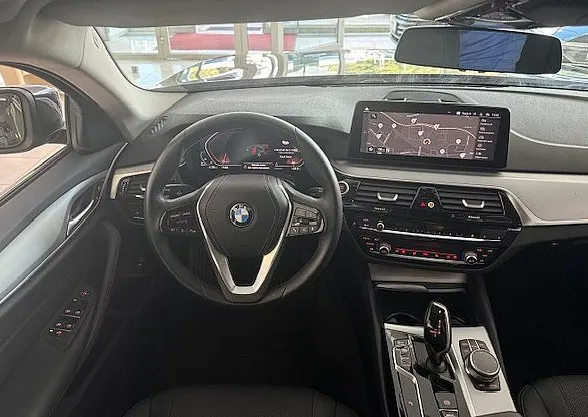 Zunanja slika - BMW Serija 5 - Touring: 520D BUSINESS AUT xDRIVE LED VIRTUAL KAMERA USN - 7