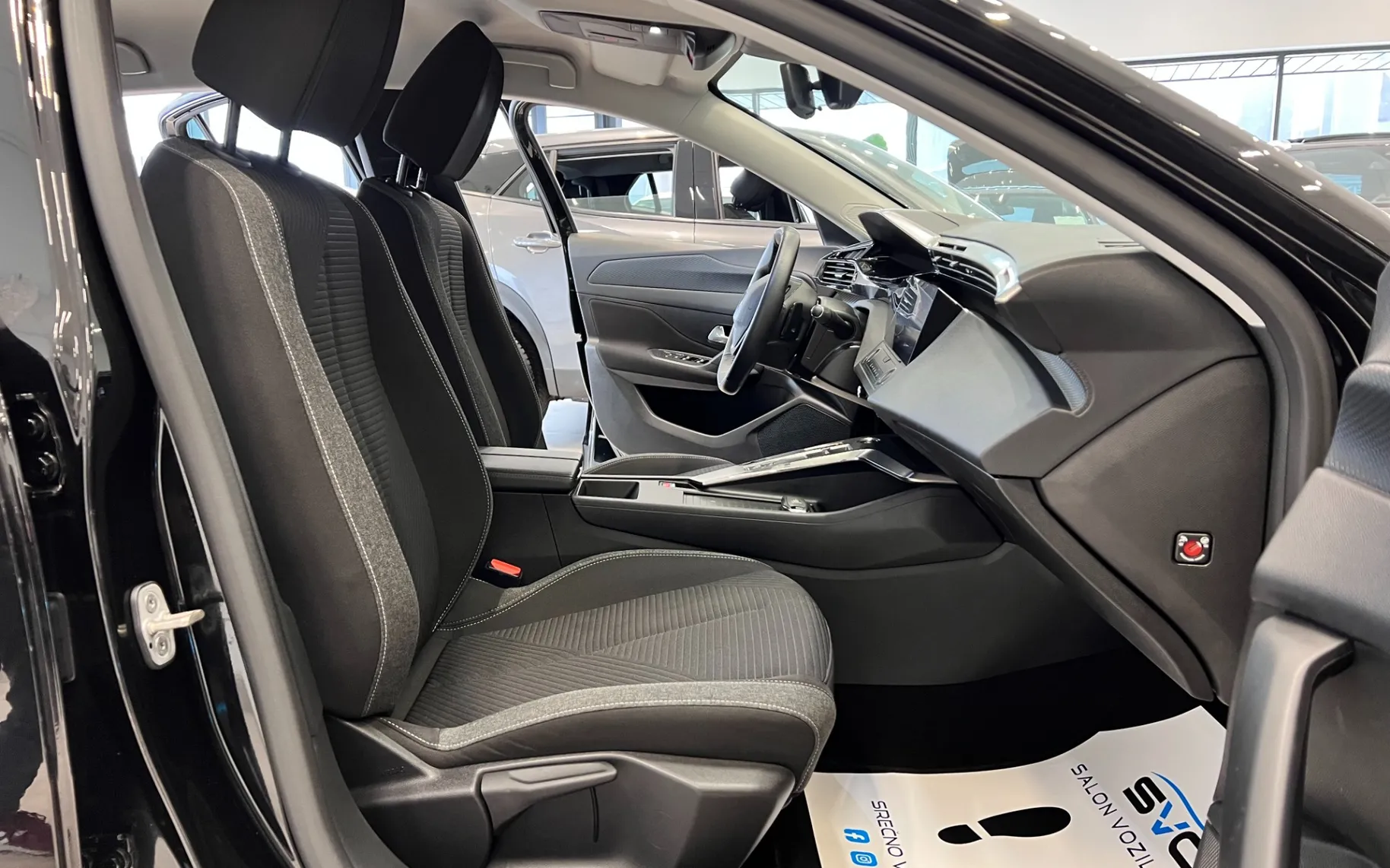 Zunanja slika - Peugeot 308 - 1.2-130KM-AUT-FULL-LED-VIRTUAL-PDC-NAVI-KEYLESS - 9