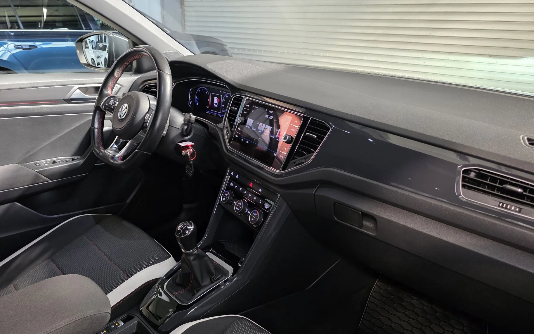 Zunanja slika - Volkswagen T-Roc - 2,0 TDI BMT Sport 1LAST SLO VIRTUAL ACC LANE LED KLJUKA - 8