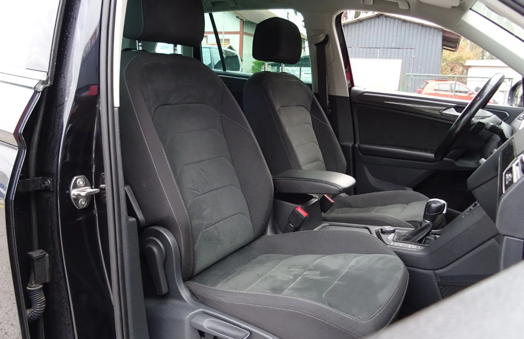 Zunanja slika - Volkswagen Tiguan - 2.0 TDI DSG 4MOT Highline 240KM - SLO - - 9