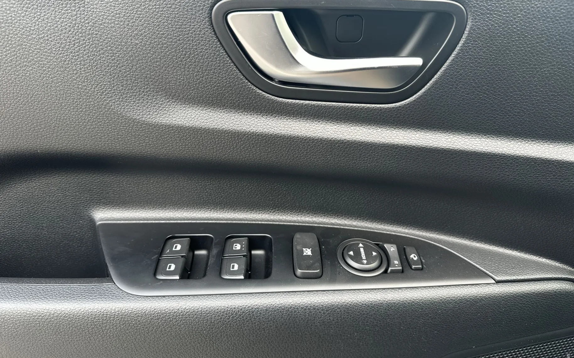 Notranja slika - KIA Stonic - 1.0 T-GDi EX Pulse M T - 16