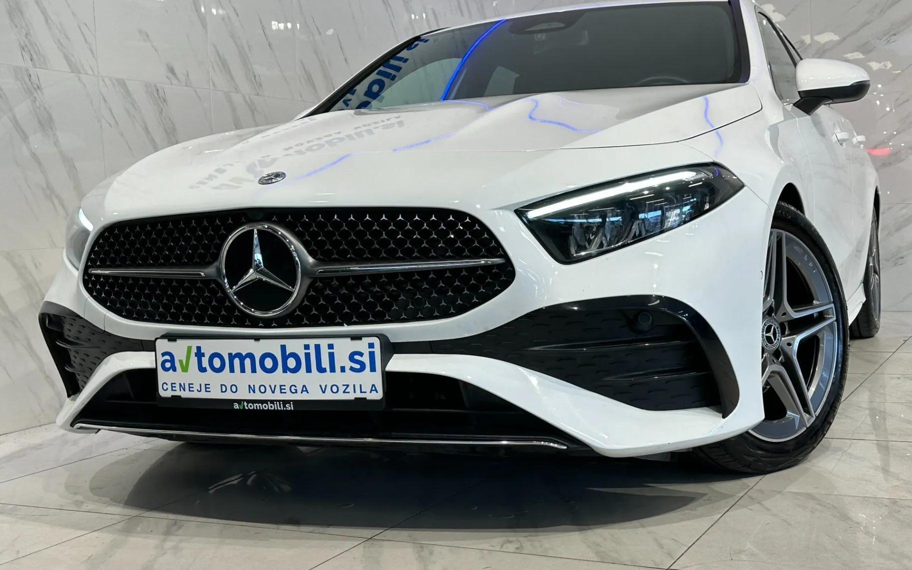 Zunanja slika - Mercedes-Benz A-Razred - 200 AMG Line |Kamera|Navi|Gretje|SLO|1.Lastnik| - 3