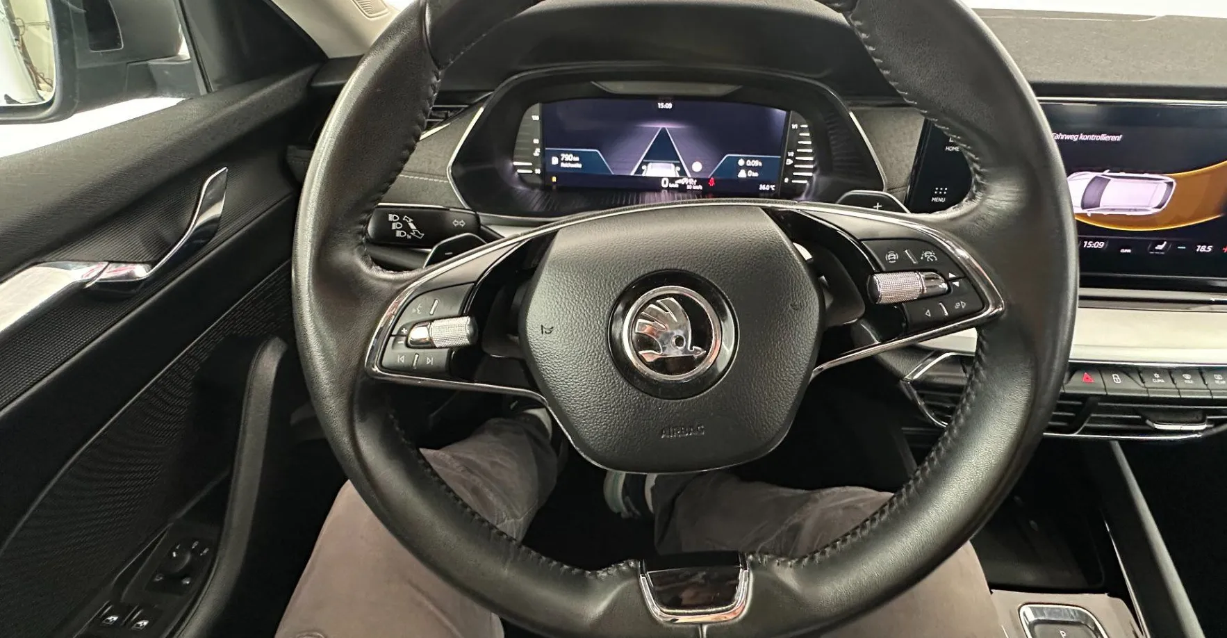 Zunanja slika - Škoda Octavia - Combi 2.0 TDI Style DSG.NEMŠKI.LED.NAVI.GRE.SEDEŽE - 2