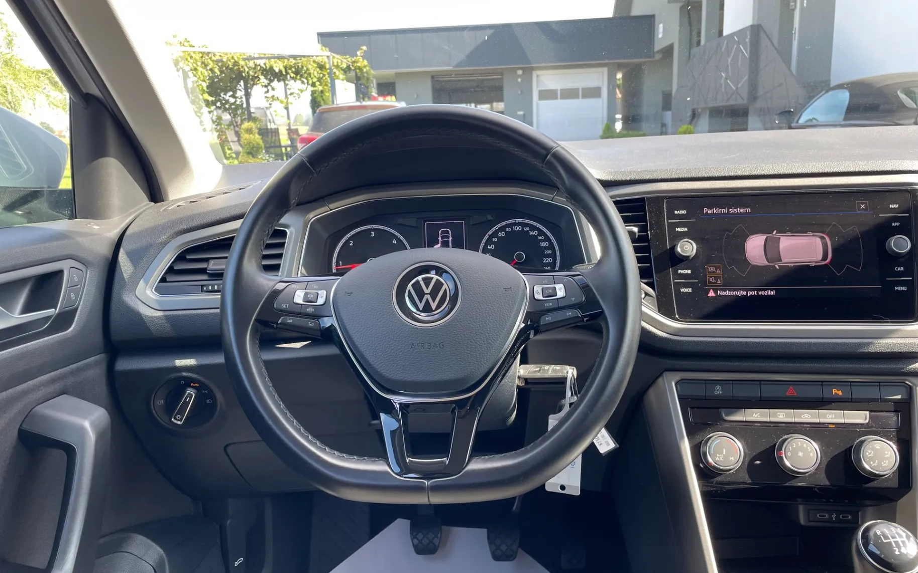 Zunanja slika - Volkswagen T-Roc - 2.0 TDI Sport+1.LASTNIK+ALU+ACC+NAVI+PDC+ODLIČEN. - 11