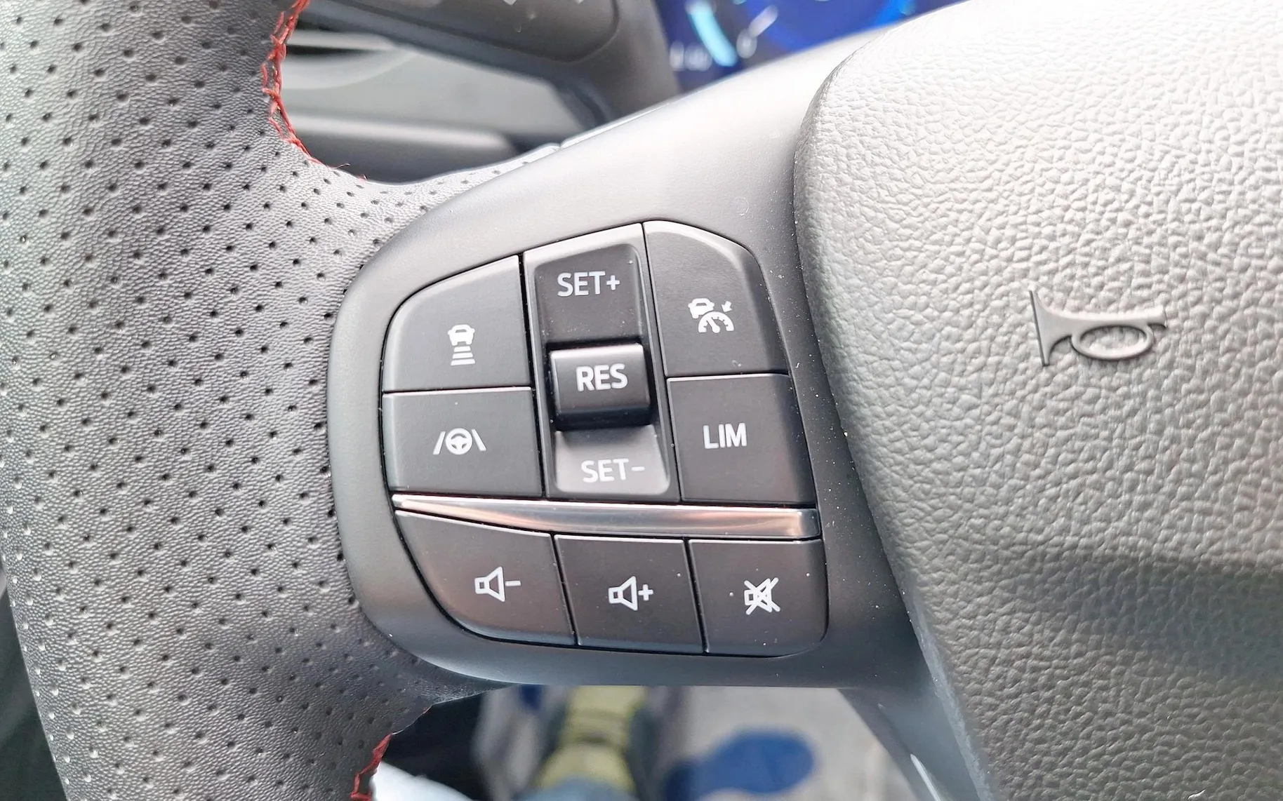Zunanja slika - Ford Kuga - St-Line X Graphite 2.5 Dur Hy 165kW PHEV-SLO-LED - 23