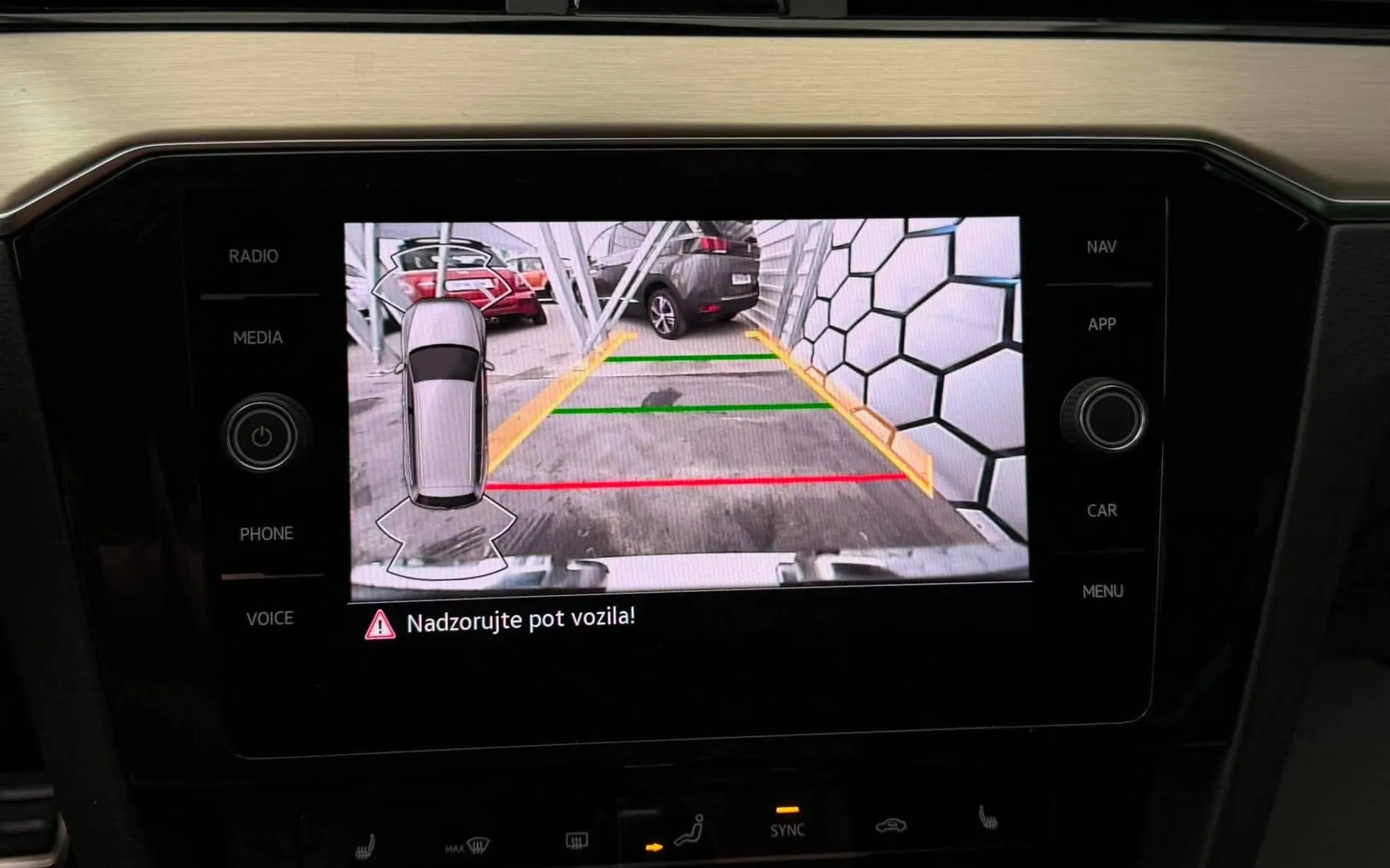 Notranja slika - Volkswagen Passat Alltrack - 2.0 TDI•DSG•4X4•IQ LED•VIRTUAL•ACC•KAMERA•KLJUKA• - 12