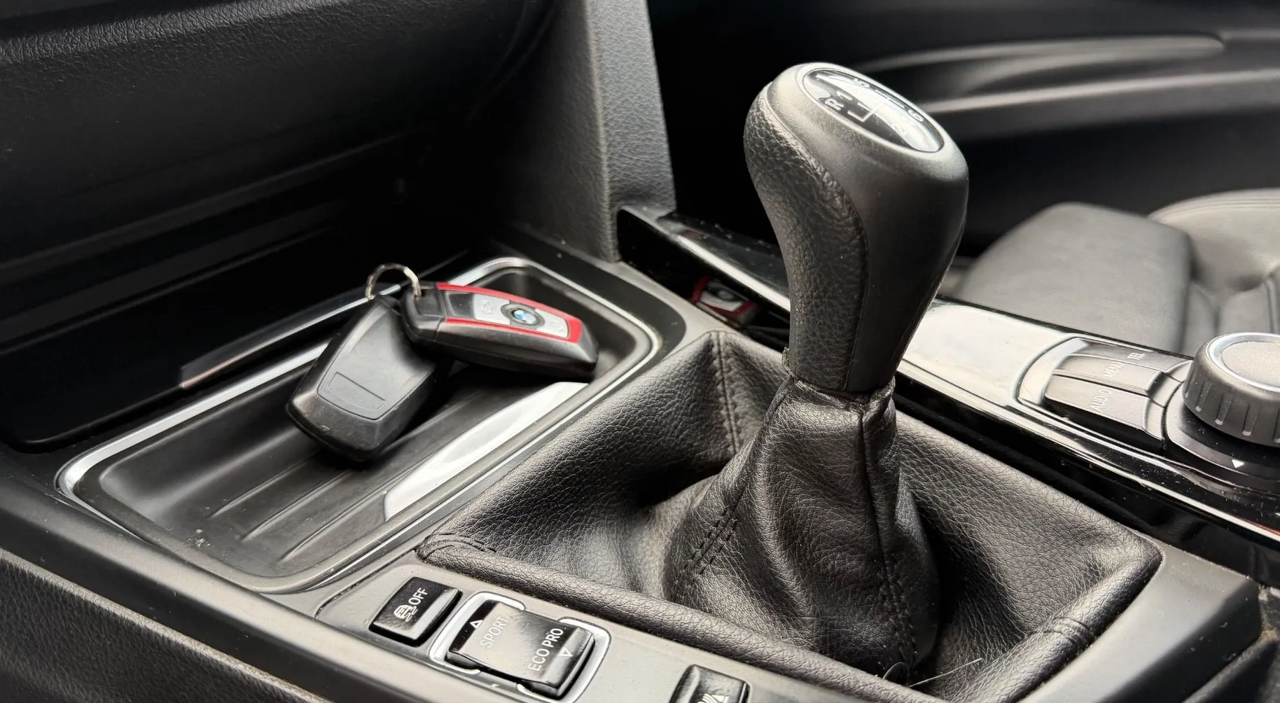 Notranja slika - BMW serija 3 Touring: - 318d Touring - 7