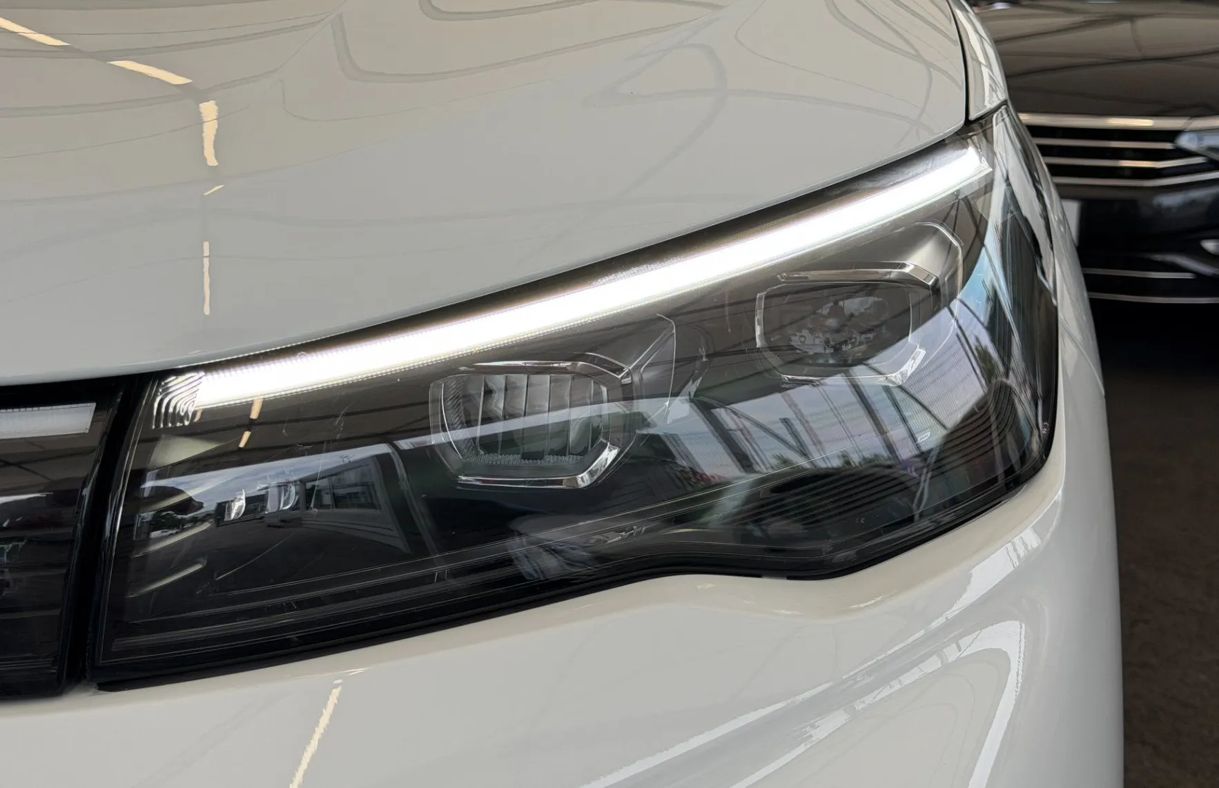 Zunanja slika - Volkswagen Tiguan - 4JOY 1.5eTSI DSG SLO 1.Lastnik BLACK STYLE-PANO - 2