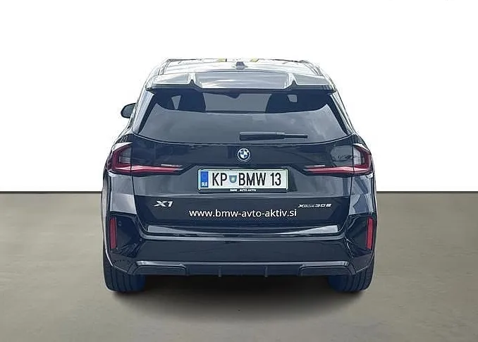 Zunanja slika - BMW X1 - serija :  xDrive30e  AT - 3