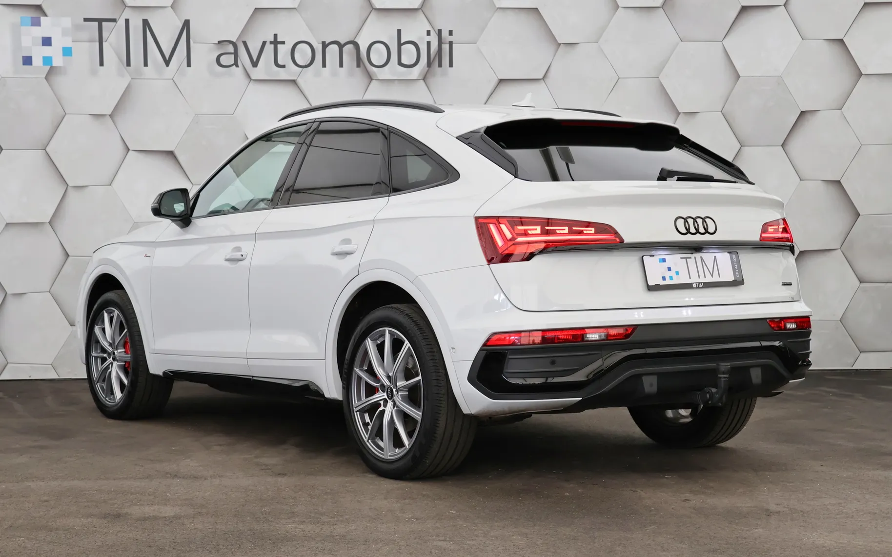 Zunanja slika - Audi Q5 - Sportback 40TDI Quattro S-Tronic S-Line 204KM - 4