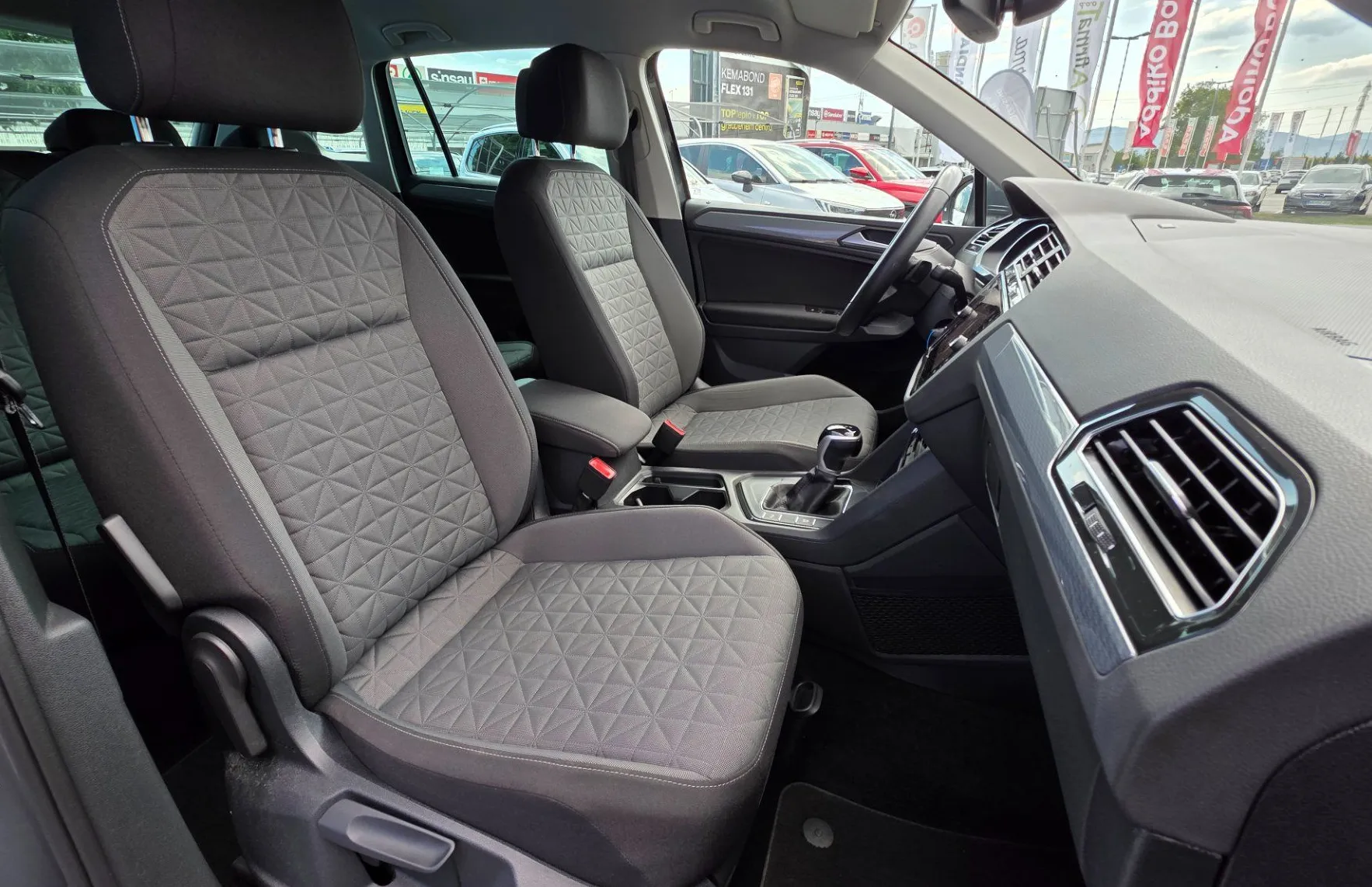 Zunanja slika - Volkswagen Tiguan - 2.0 TDI BMT Life DSG-vse asistence - 11