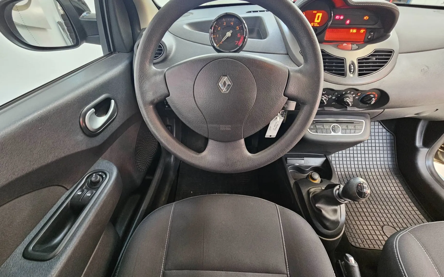 Notranja slika - Renault Twingo - 1.2 16V - 7