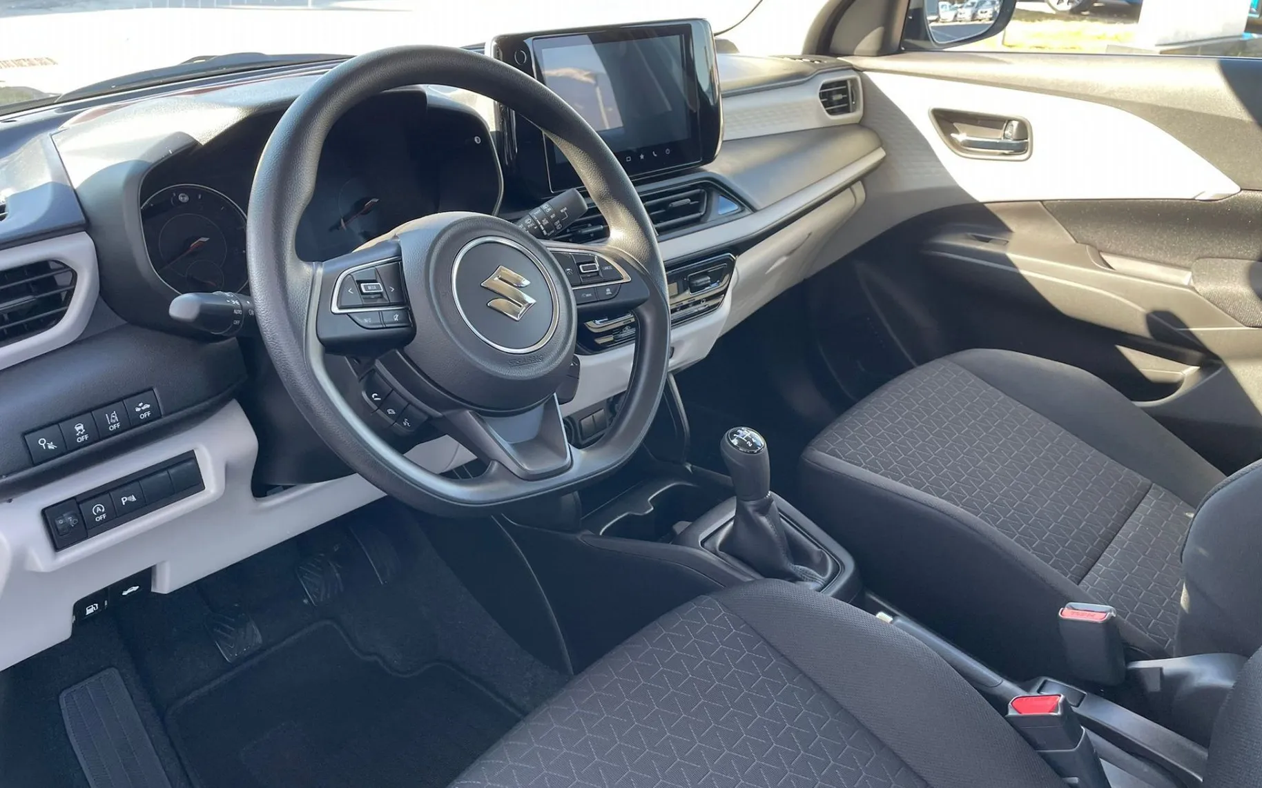 Zunanja slika - Suzuki Swift - 1.2 HIBRID COMFORT - 9