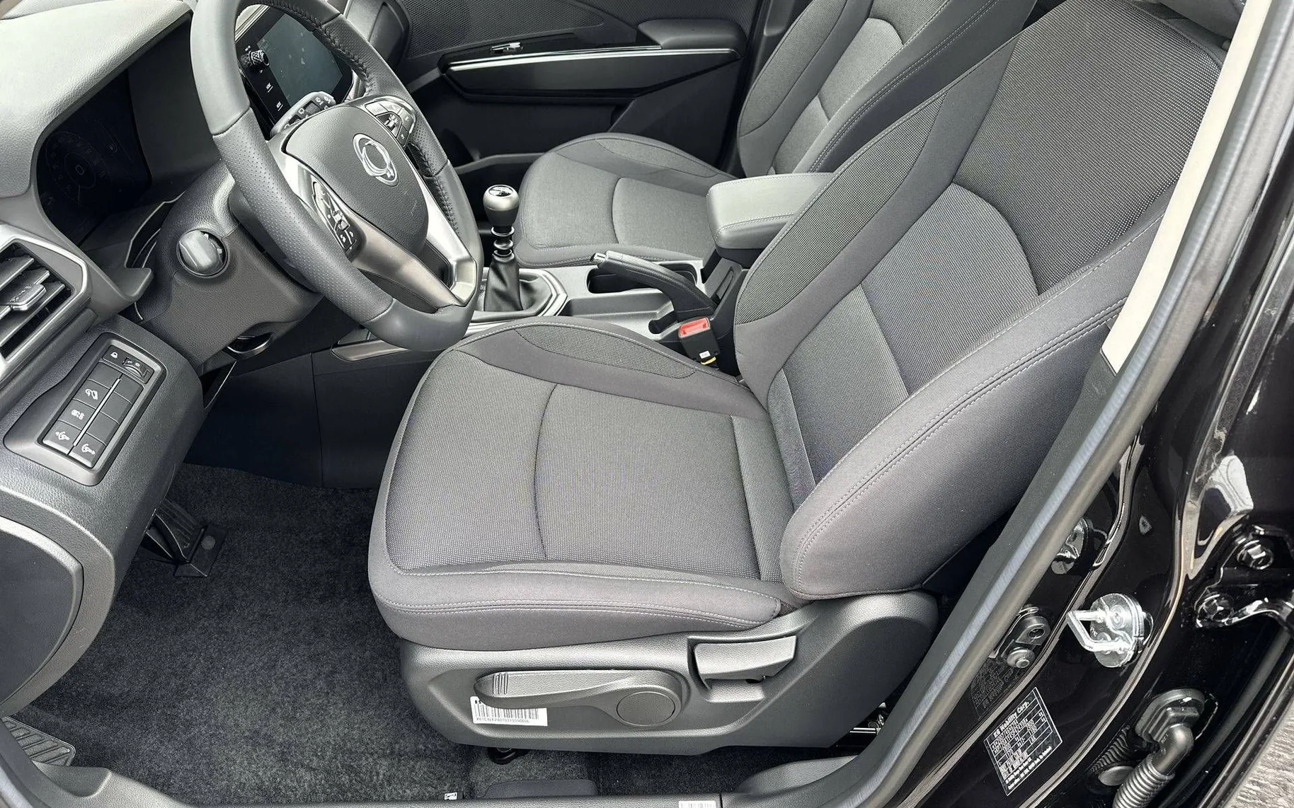 Notranja slika - SsangYong Tivoli - 1.5 T-GDi Fresh 2WD M T... - 10