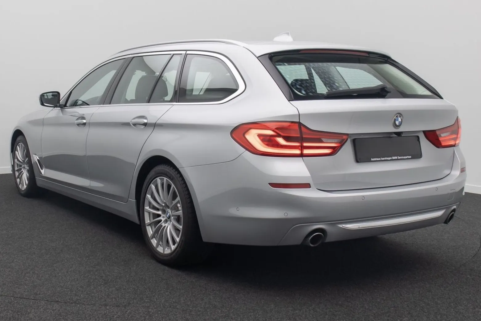 Zunanja slika - BMW Serija 5 - Touring: 520i FULL LED RADAR KEYLESS PANORAMA HEAD-UP KA - 5