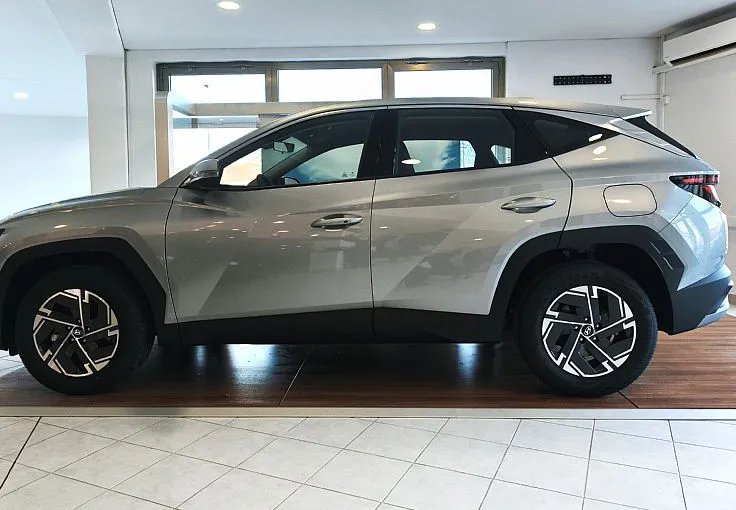 Zunanja slika - Hyundai Tucson - 1.6 T-GDI 150 TREND-SVETLA NOT-KAMERA-WINTER-VIDEO - 3