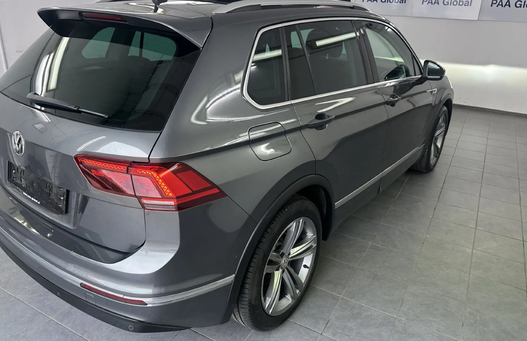 Zunanja slika - Volkswagen Tiguan - 1.5 TSI ACT BMT R-Line DSG.Highline 110kW.KAMERA - 17