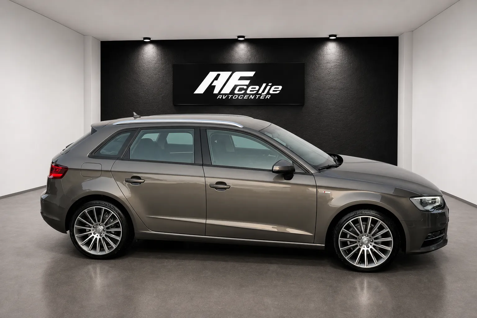 Zunanja slika - Audi A3 - 1.6 TDI-S TRONIC-XENON+LED-LIZING ZA TUJCE-NAVI- - 4