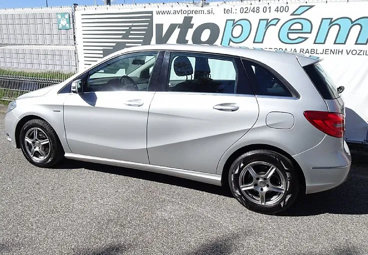 Zunanja slika - Mercedes-Benz B-Razred - B 180 BlueEFFICIENCY FINANCIRANJE BREZ POLOGA - 3