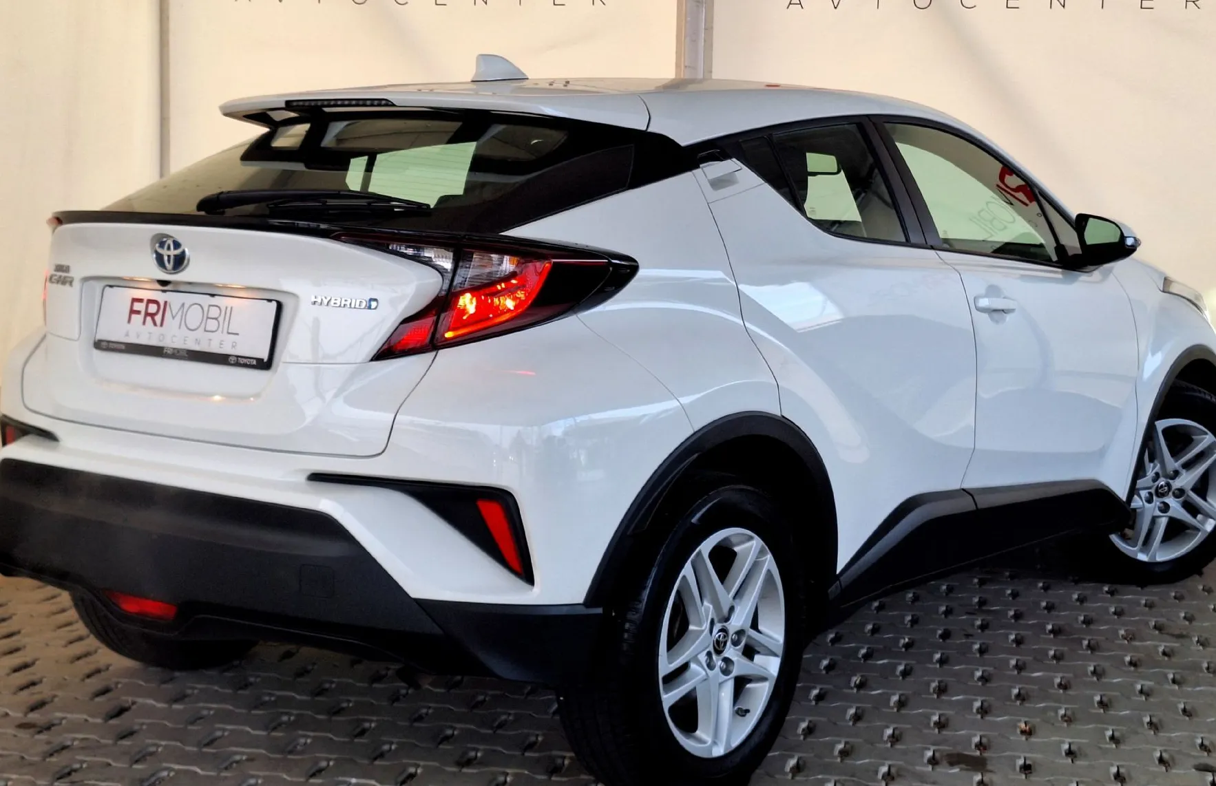 Zunanja slika - Toyota C-HR - 1.8 hibrid HEV C-ENTER SMART - 3
