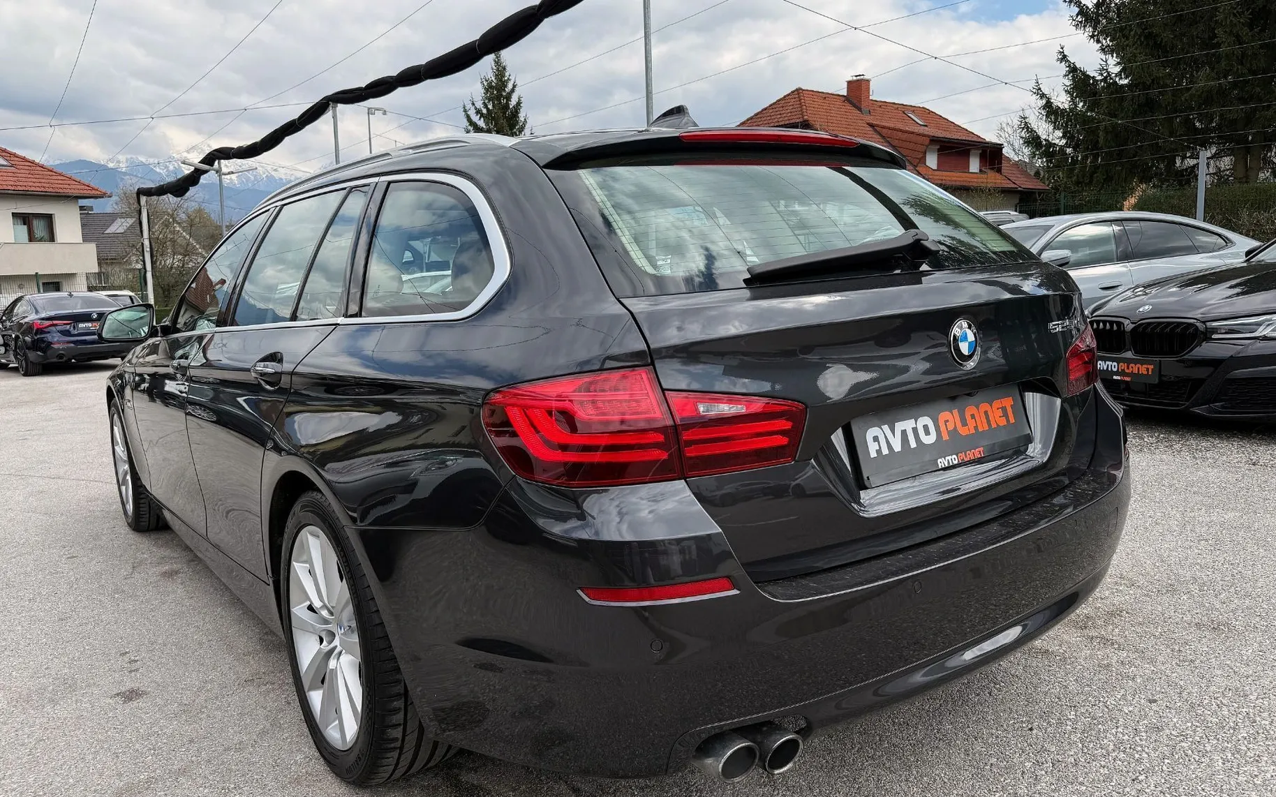 Zunanja slika - BMW Serija 5 - Touring: 525d AUT. LUXURY LiNE DIGITAL PANO HEADuP ALU 1 - 11