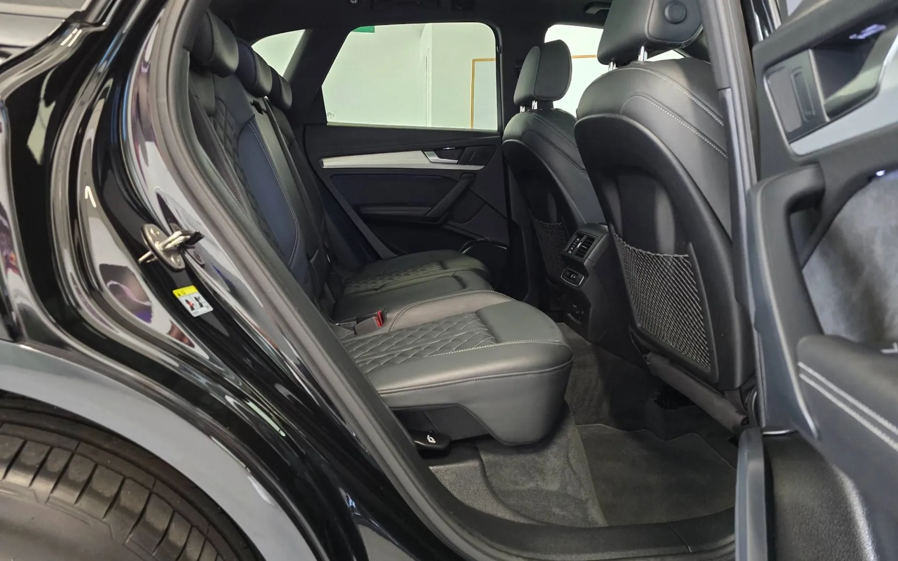 Notranja slika - Audi Q5 - quattro 40 TDI Advanced S tronic S-line - 19