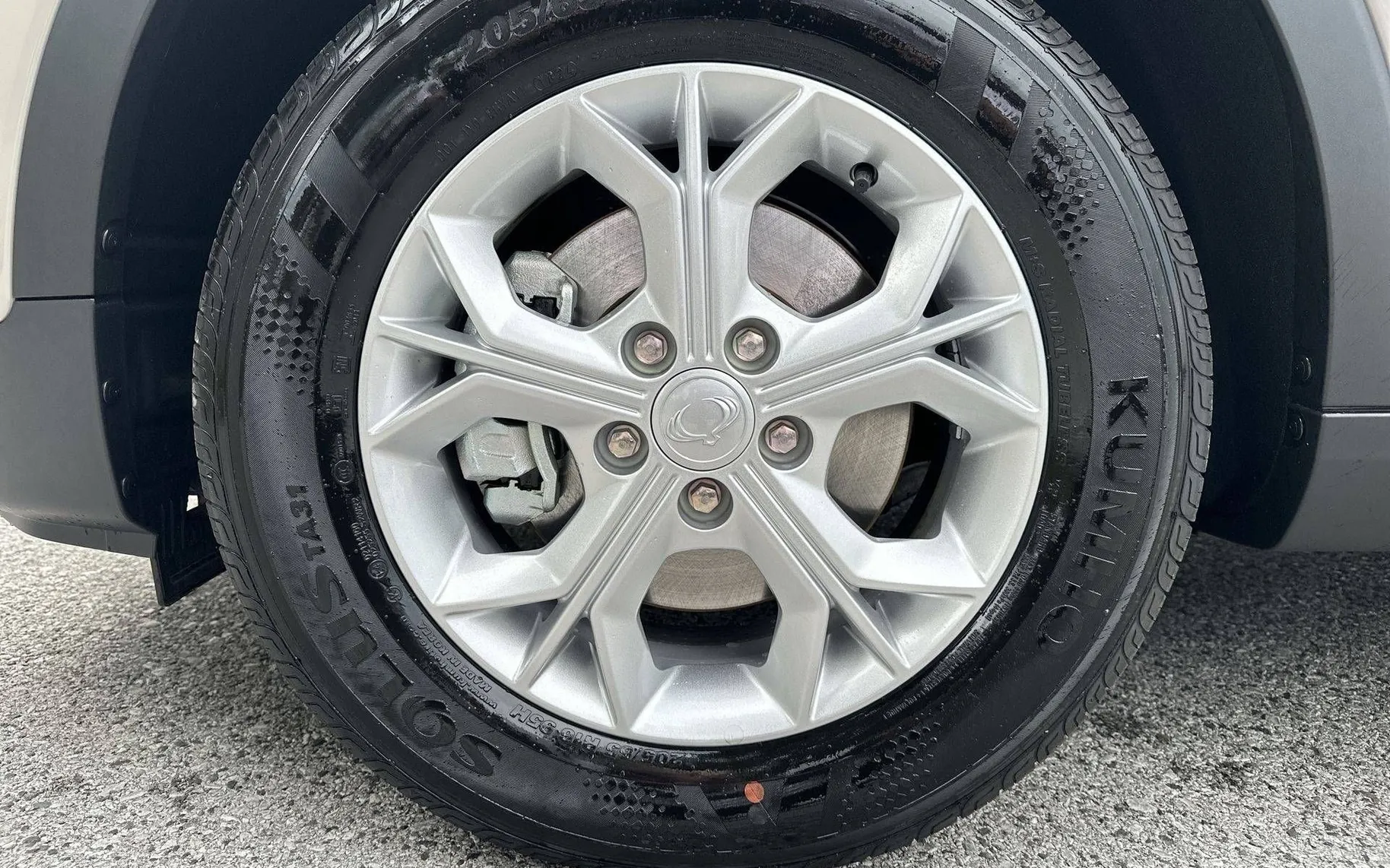 Notranja slika - SsangYong Tivoli - 1.5 T-GDi Fresh 2WD M T... - 9