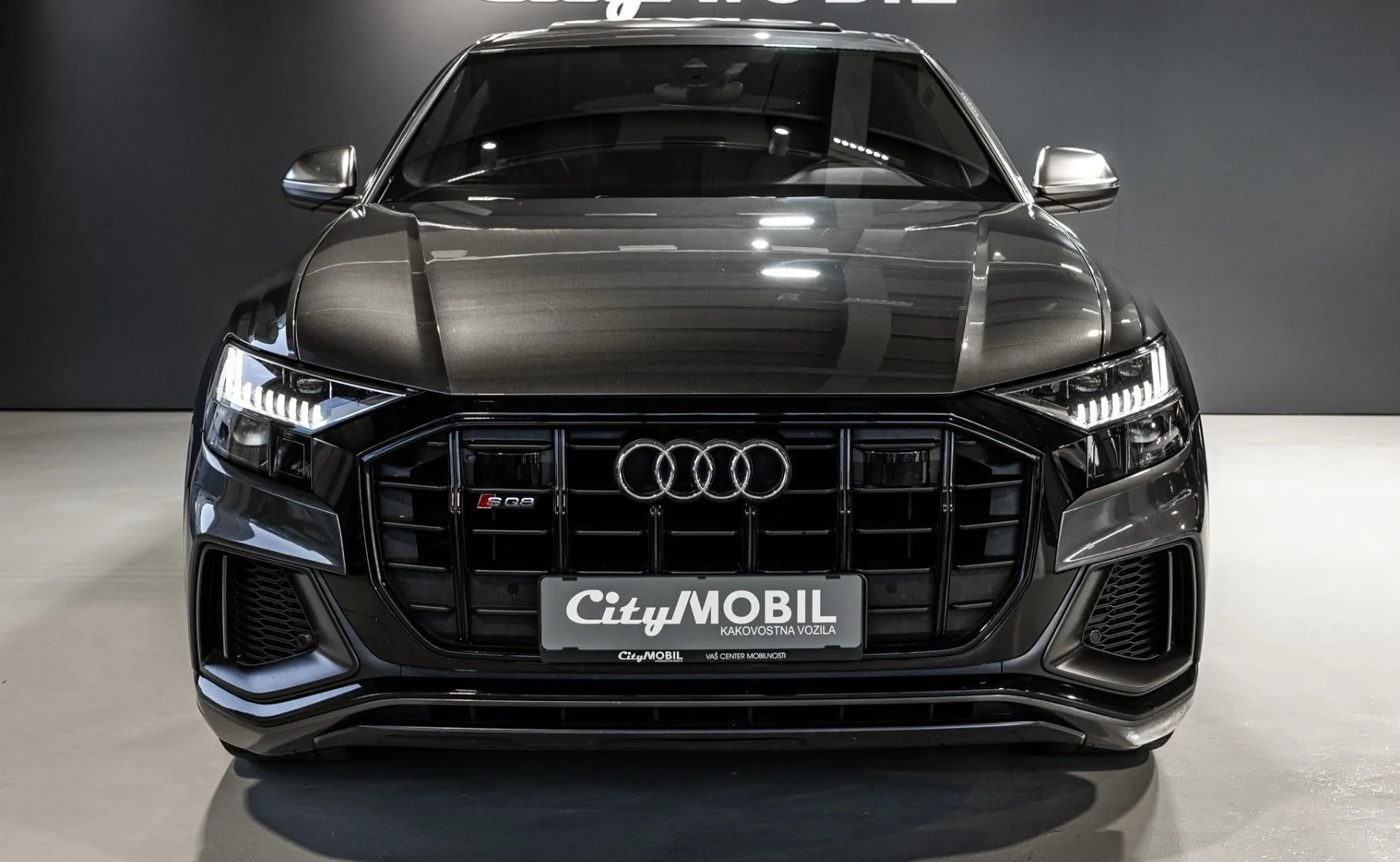 Zunanja slika - Audi SQ8 - MATRIX-KEYLESS-PANO-ZRAČNO-USNJE-VIRTUAL-HLAJ-22C - 2
