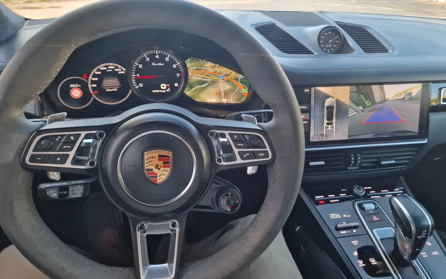 Notranja slika - Porsche Cayenne Coupe - TURBO - 10