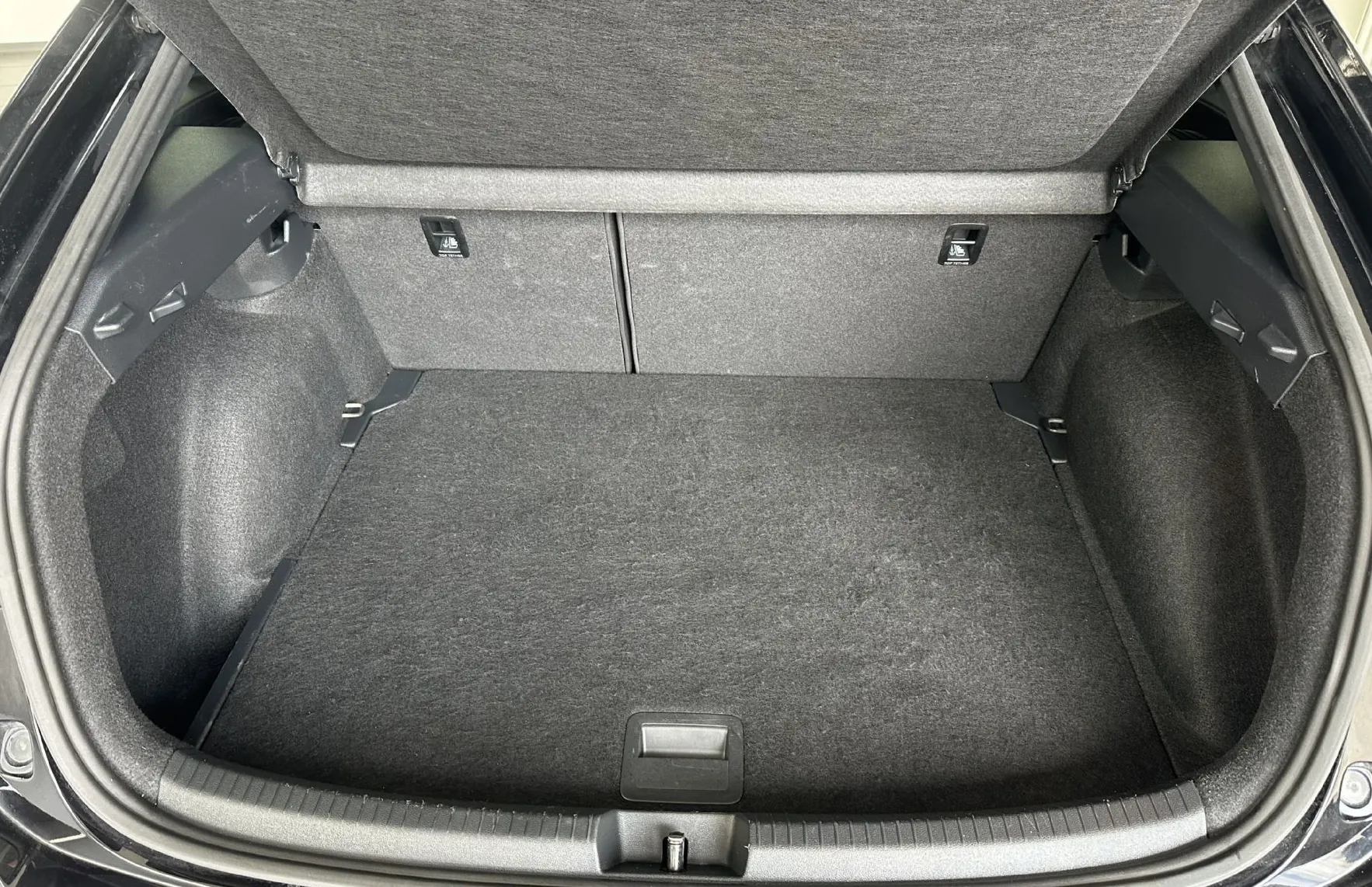 Zunanja slika - Volkswagen Taigo - 1.0 TSI R-Line 85.PANORAMA.LED.2025.SAMO 17.000 KM - 20