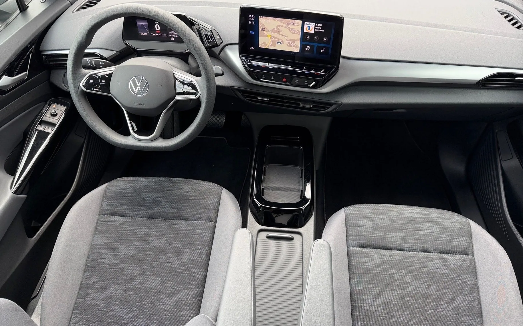 Notranja slika - Volkswagen ID.4 - Pure Performance  52 kWh -PDC-Navigacija-AppConnec - 10