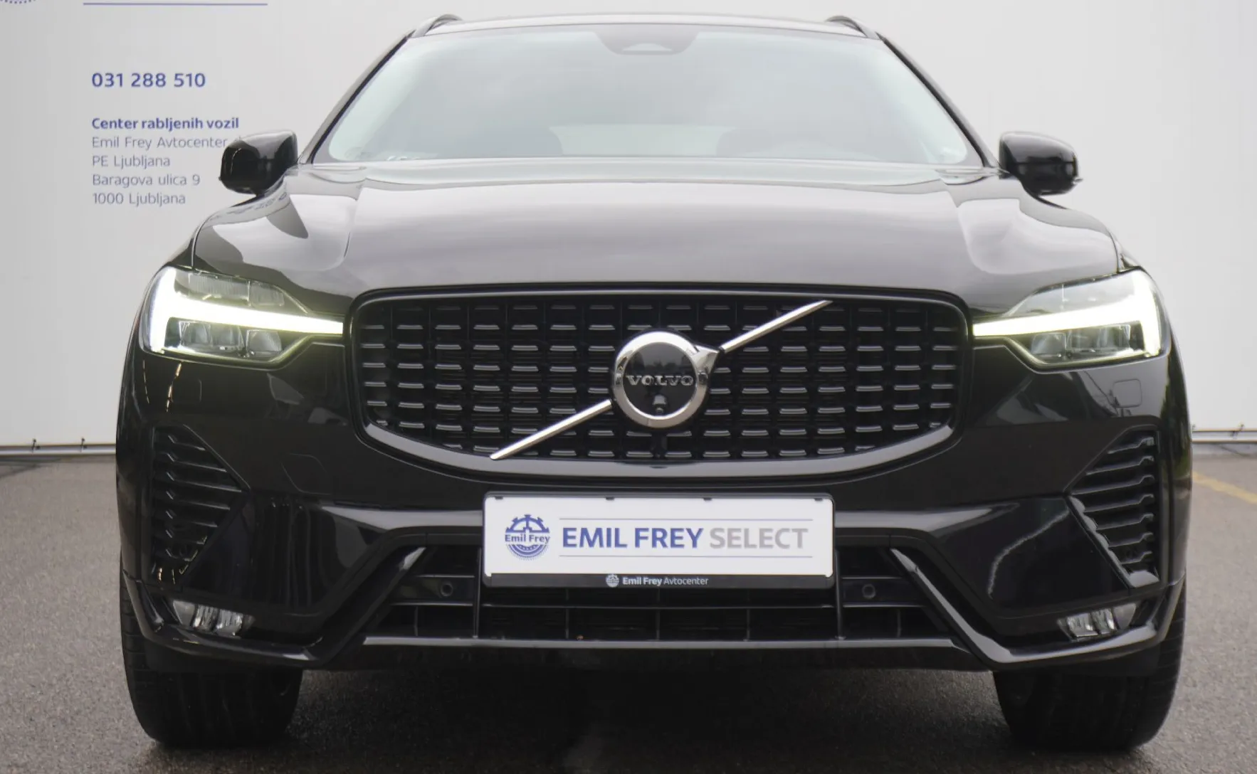 Zunanja slika - Volvo XC60 - B4P Plus Dark Avt. - 2