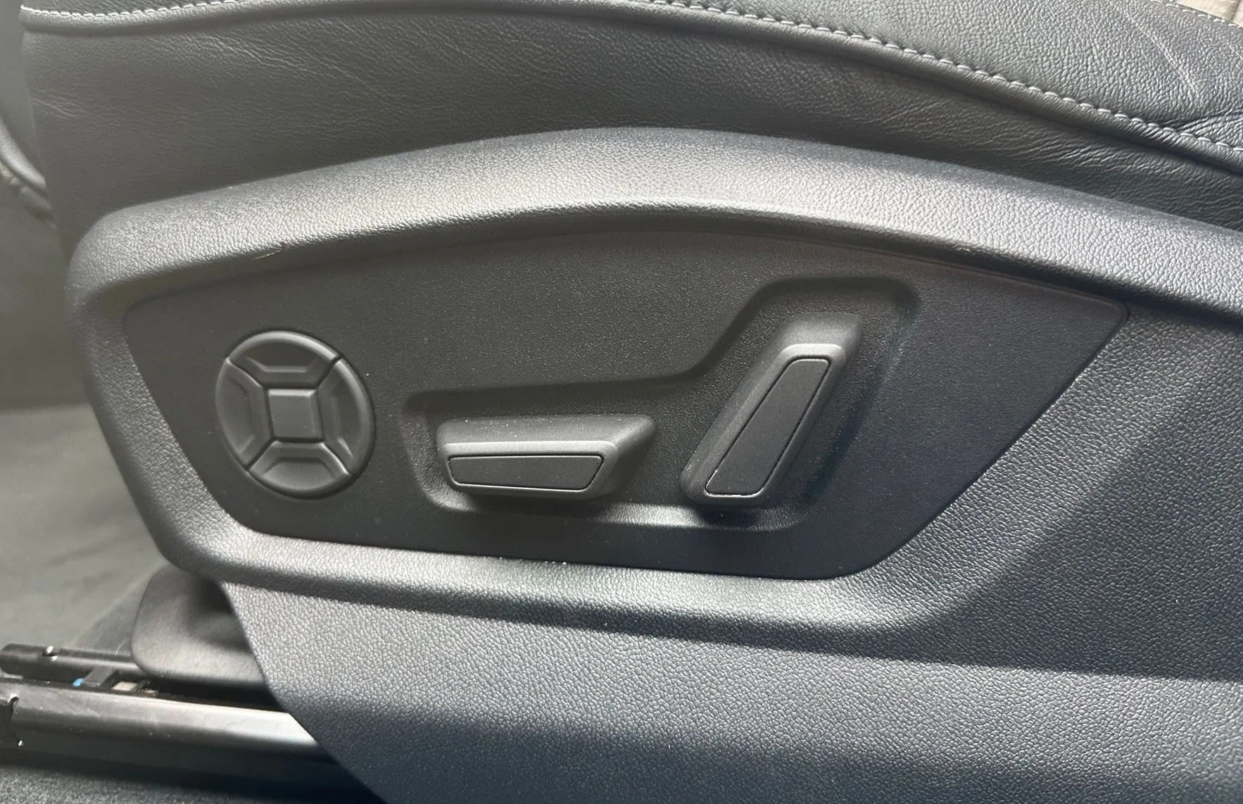 Zunanja slika - Audi Q7 - 55 tfsi S-tronic S-line Slovensko vozilo-1.Lastnik - 15
