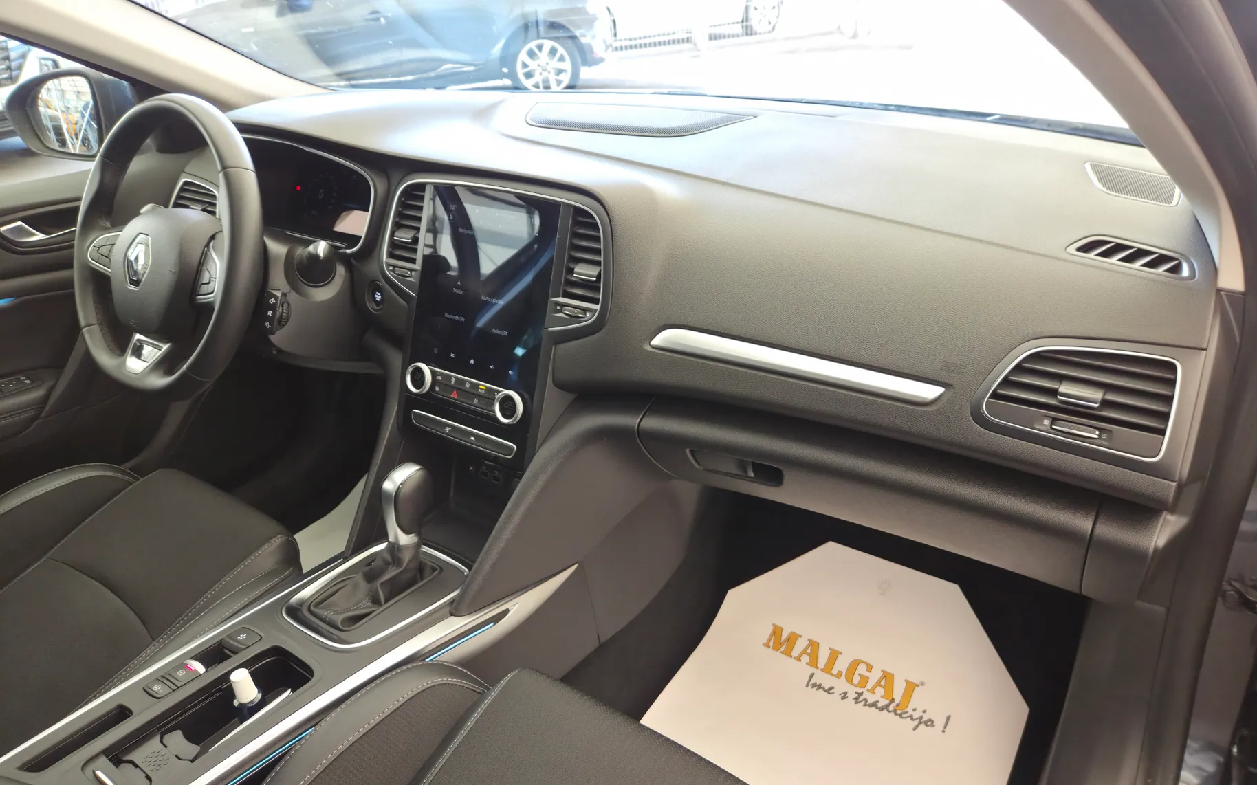 Zunanja slika - Renault Megane Limousine - Techno 1.3 16V TCe 140 KAMERA-KEYLESS-LED - 18