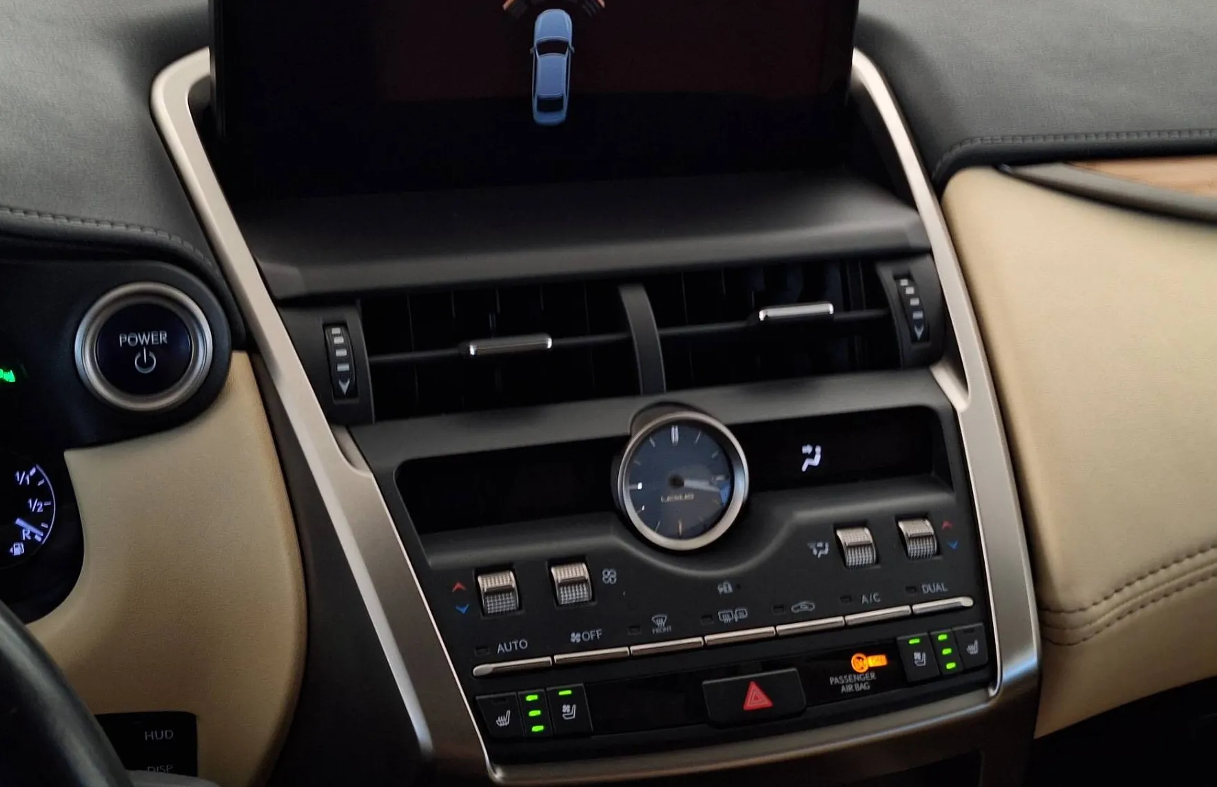 Zunanja slika - Lexus NX - 300h AWD Luxury•GRETJE•HLAJENJE SEDEŽEV•ACC•KAMERA - 18