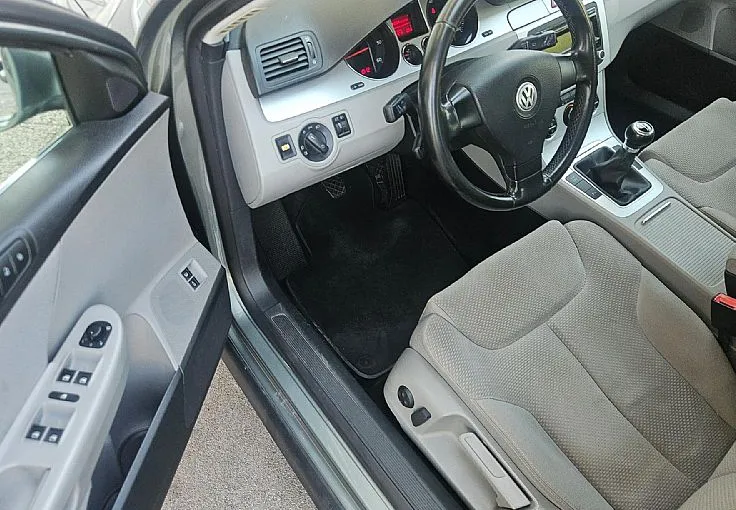 Zunanja slika - Volkswagen Passat - Variant 1.9 TDI 105ks  °TEMPOMAT° - 5