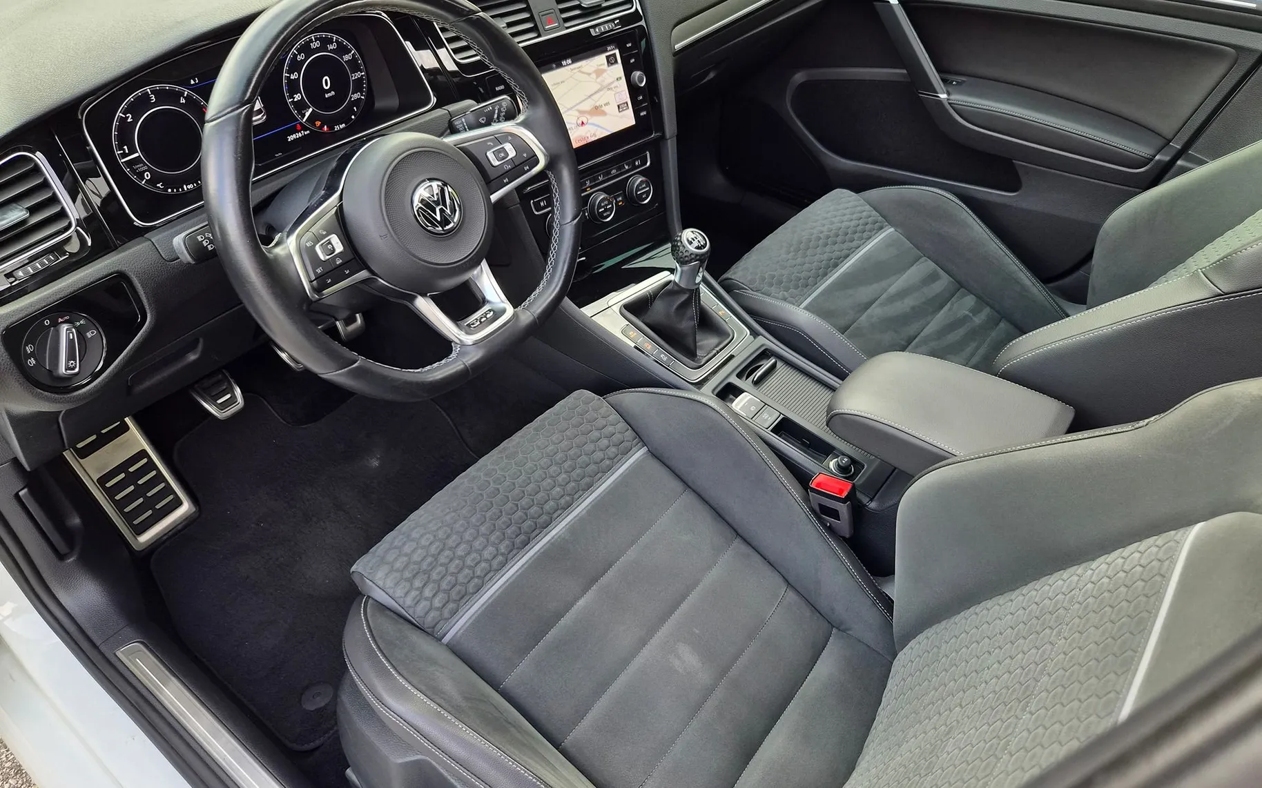 Zunanja slika - VW Golf - 2.0GTD-VIRTUAL-PANORAMA-ACC-SPORT MODE-18COL-2XPDC - 5